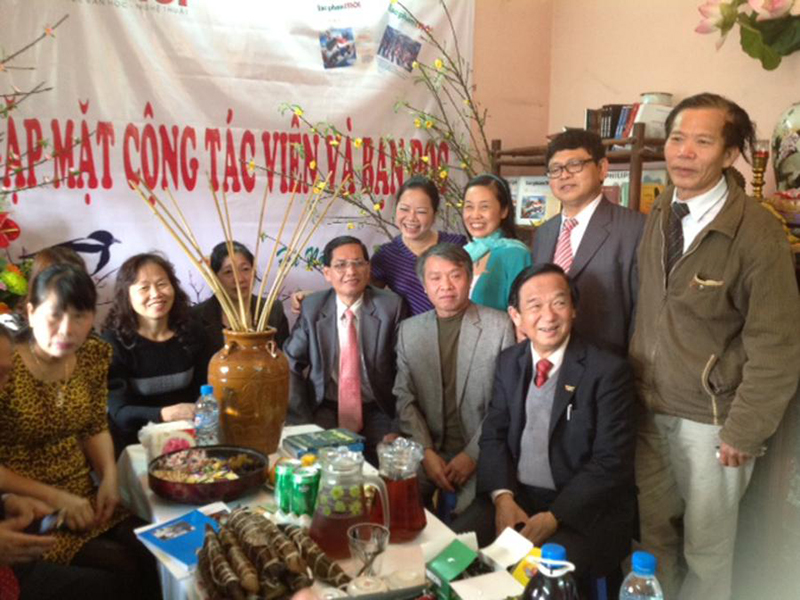 300 CTV và bạn đọc đã tới dự buổi ra mắt TÁC PHẨM MỚI